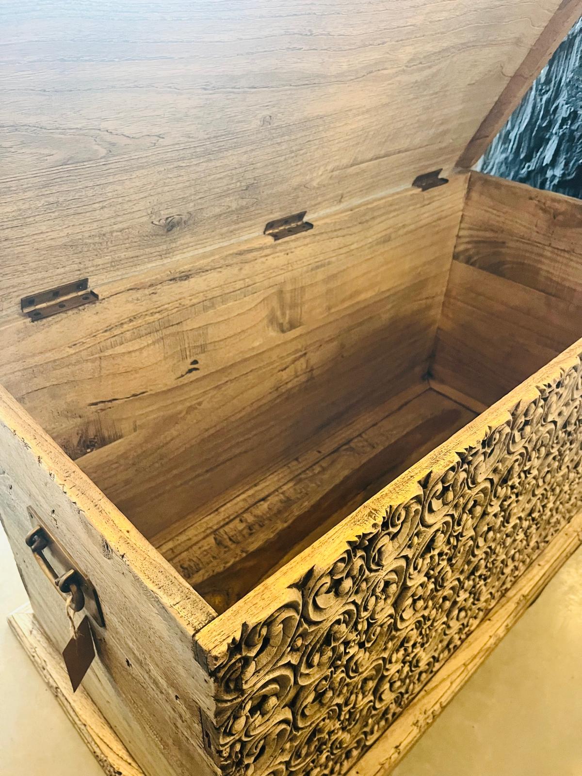 Coffre En Bois Artisanal – Fabrication Espagnole – Décoratif