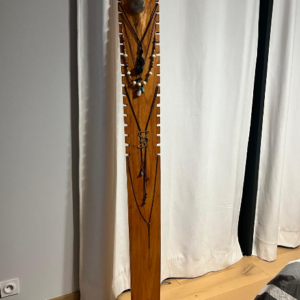 Buste géant sur socle porte bijoux - SIMONE