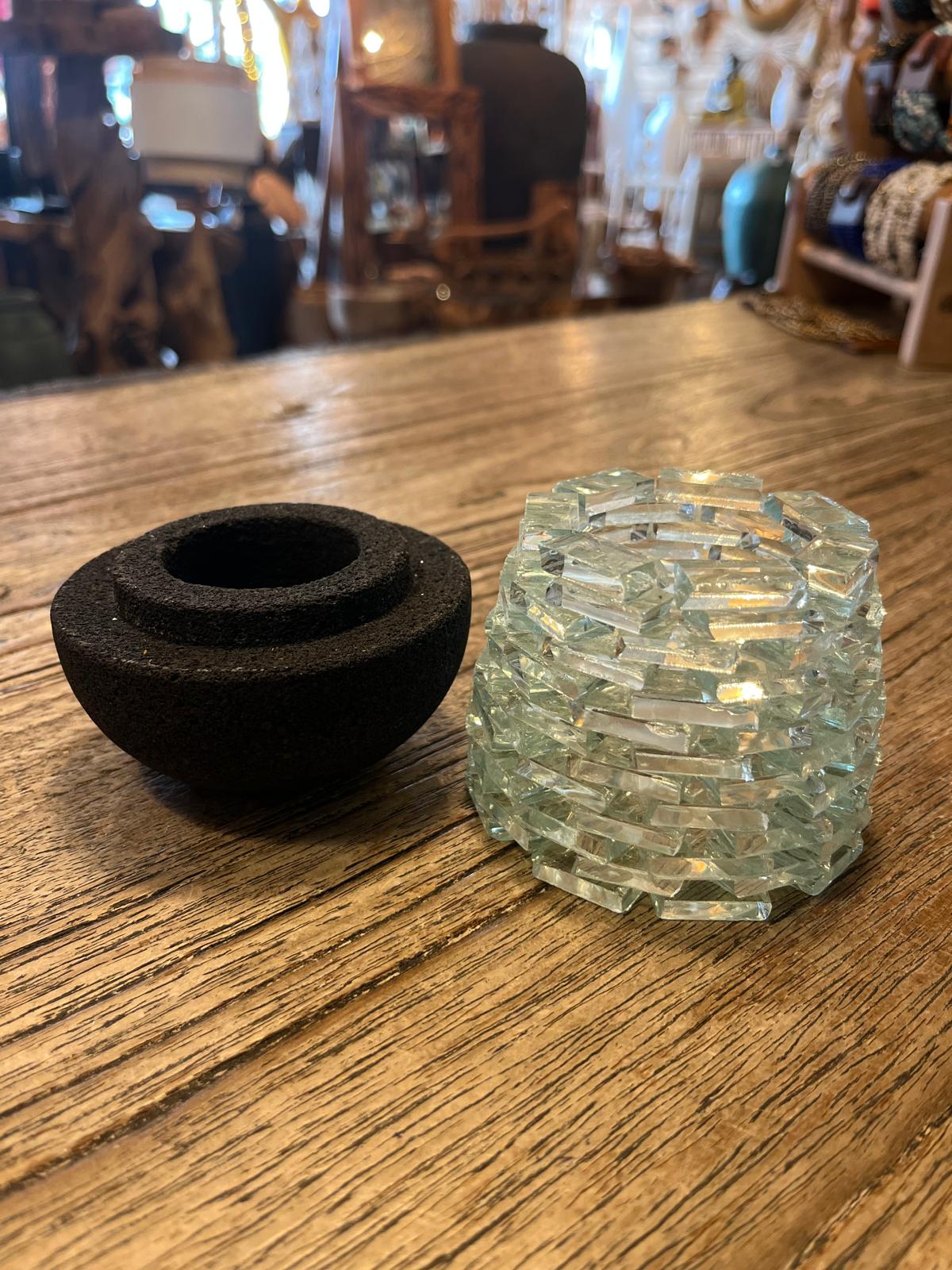 Set de 3 bougeoirs en pierre de lave / verre transparent - CLARI – Image 3